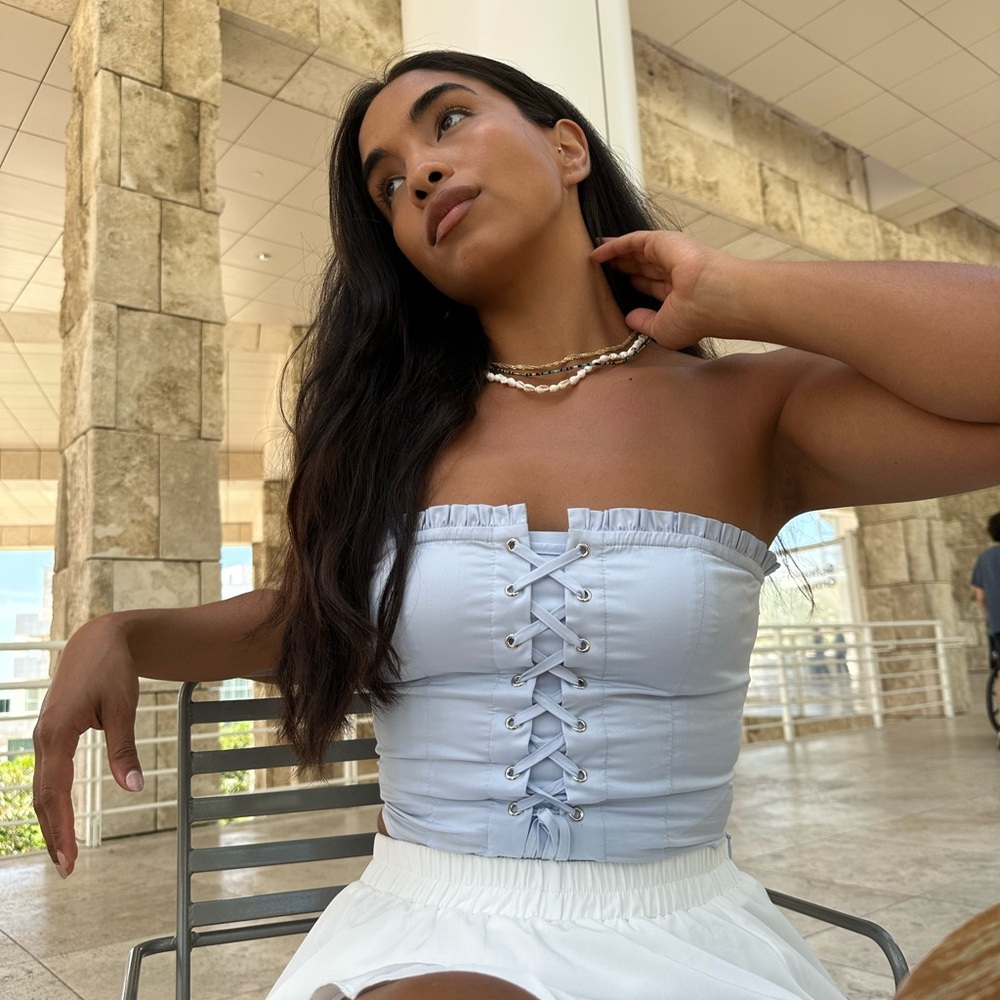 Elegant Light Blue Lace-Up Crop Top